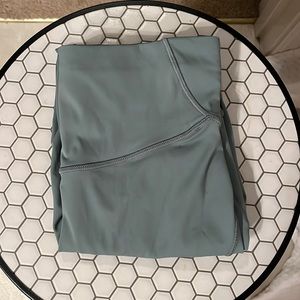 Lululemon 25 in base pace leggings